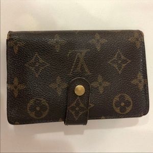 Louis Vuitton Wallet! SOLD!